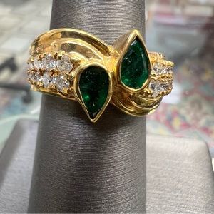 14k Yellow Gold Diamond & Emerald Ring